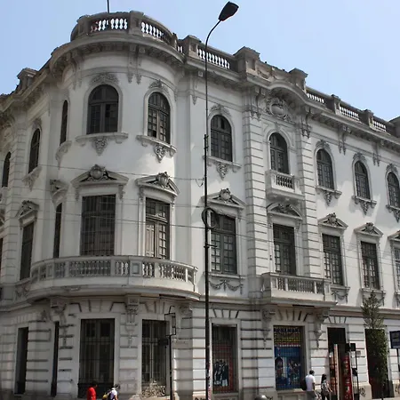 1900 Backpacker'S Hostel-3